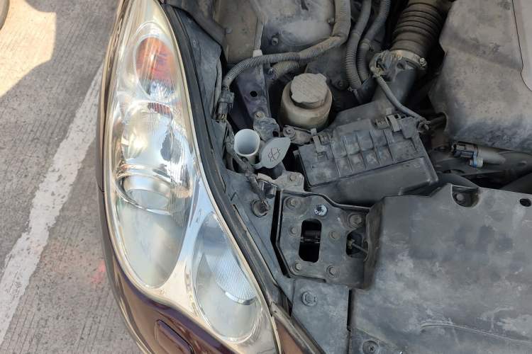 Used Infiniti QX50 2013 2.5L Two-Wheel-Drive Elegant Edition Engine Bay Right