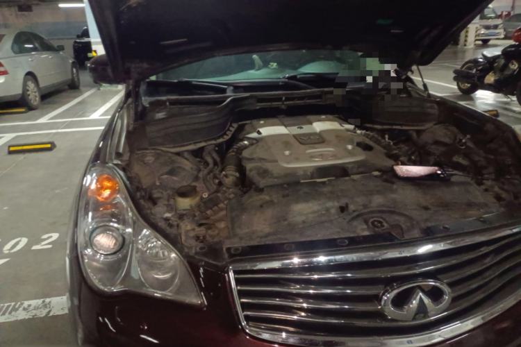 Used Infiniti QX50 2013 2.5L Two-Wheel-Drive Elegant Edition Engine Bay Right