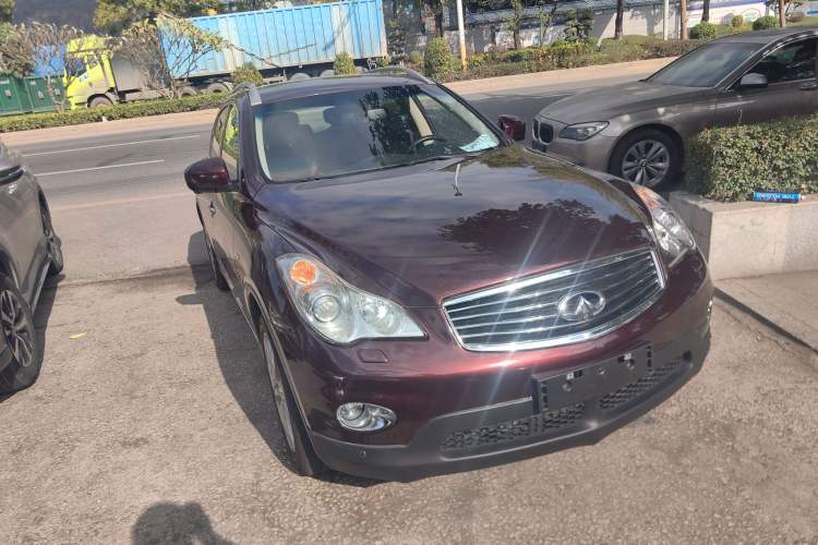 Used Infiniti QX50 2013 2.5L Two-Wheel-Drive Elegant Edition Exterior 2