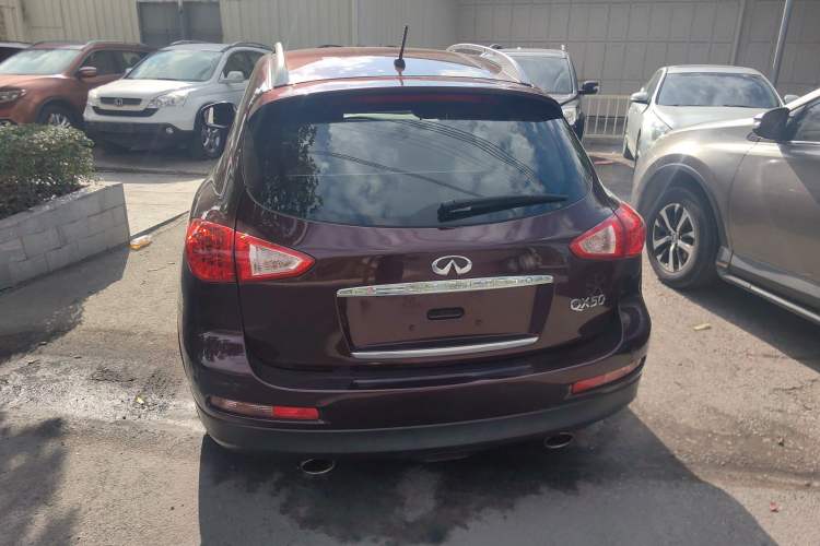Used Infiniti QX50 2013 2.5L Two-Wheel-Drive Elegant Edition Exterior 4