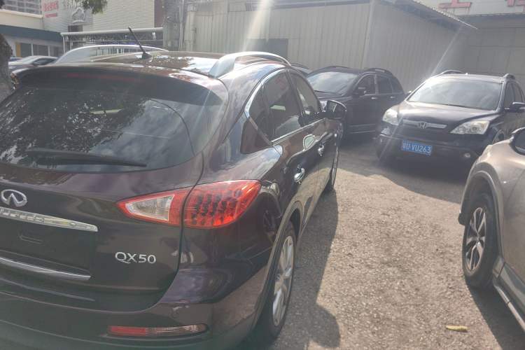 Used Infiniti QX50 2013 2.5L Two-Wheel-Drive Elegant Edition Exterior 6