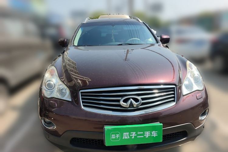 Used Infiniti QX50 2013 2.5L Two-Wheel-Drive Elegant Edition Front