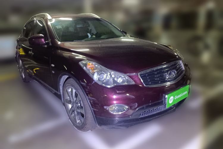 Used Infiniti QX50 2013 2.5L Two-Wheel-Drive Elegant Edition Front Right 45 Deg
