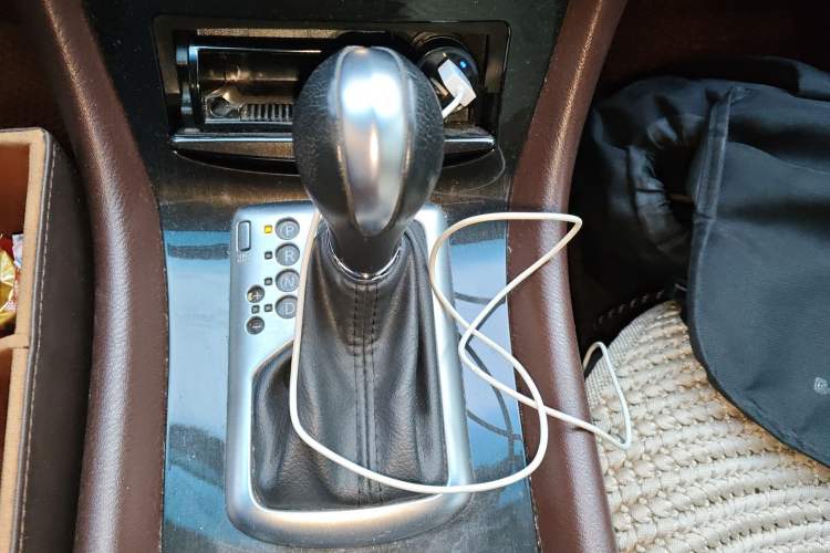 Used Infiniti QX50 2013 2.5L 4x4 Luxury Edition Gear Lever