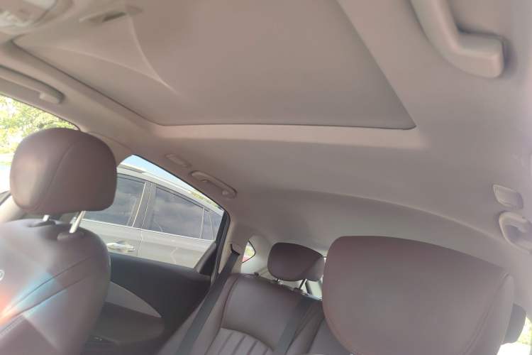 Used Infiniti QX50 2013 2.5L Two-Wheel-Drive Elegant Edition Headliner