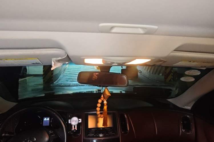 Used Infiniti QX50 2013 2.5L Two-Wheel-Drive Zunya Edition Headliner