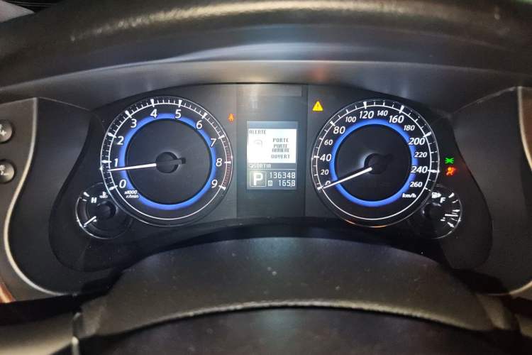 Used Infiniti QX50 2013 2.5L Two-Wheel-Drive Zunya Edition Odometer Close Up