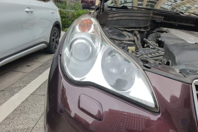Used Infiniti QX50 2013 2.5L Two-Wheel-Drive Elegant Edition Right Front Headlight