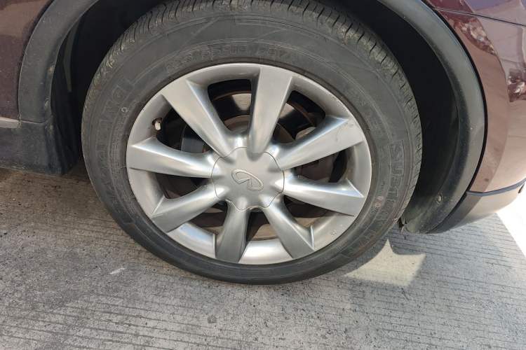 Used Infiniti QX50 2013 2.5L Two-Wheel-Drive Elegant Edition Right Front Wheel Hub