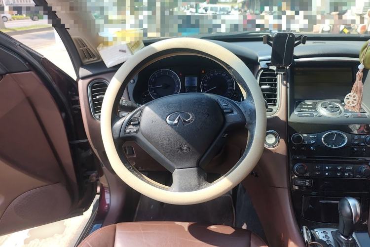 Used Infiniti QX50 2013 2.5L Two-Wheel-Drive Elegant Edition Steering Wheel