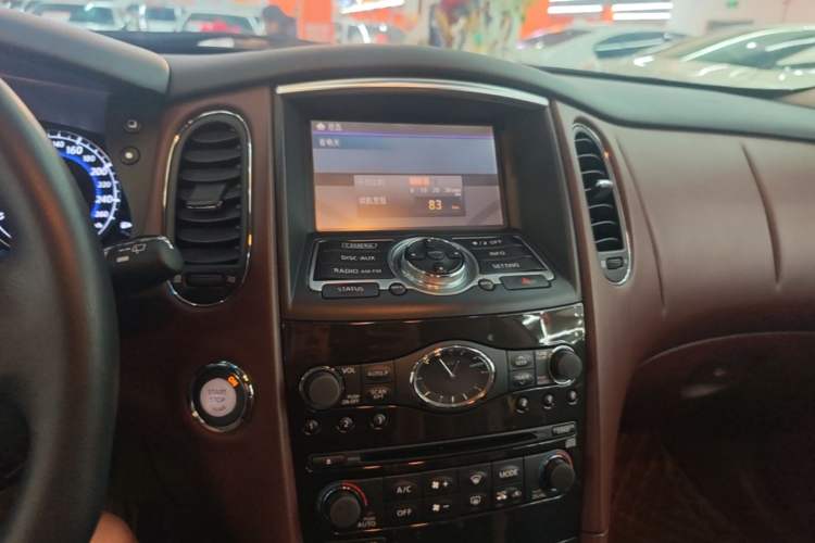 Used Infiniti QX50 2013 2.5L 4x4 Elegant Edition Audio And AC Panel