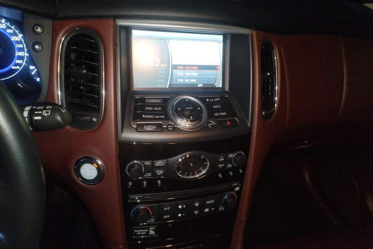 Used Infiniti QX50 2013 2.5L Two-Wheel-Drive Elegant Edition Audio And AC Panel