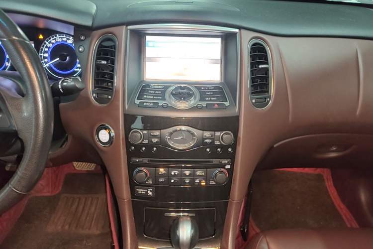 Used Infiniti QX50 2013 2.5L Two-Wheel-Drive Elegant Edition Audio And AC Panel
