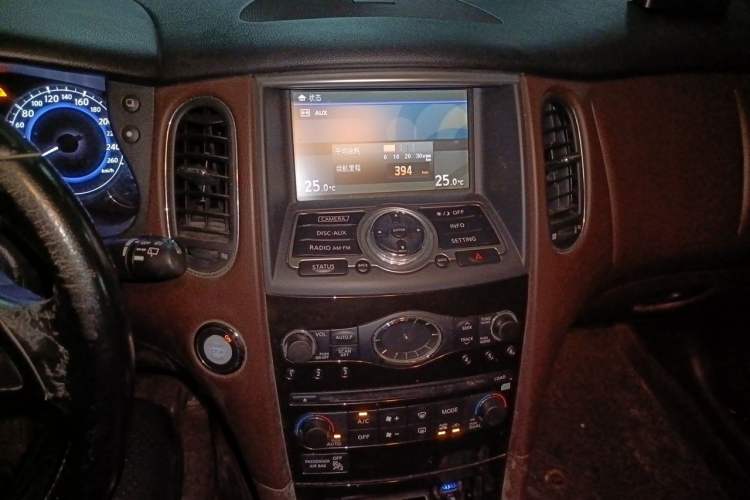 Used Infiniti QX50 2013 2.5L 4x4 Elegant Edition Audio And AC Panel