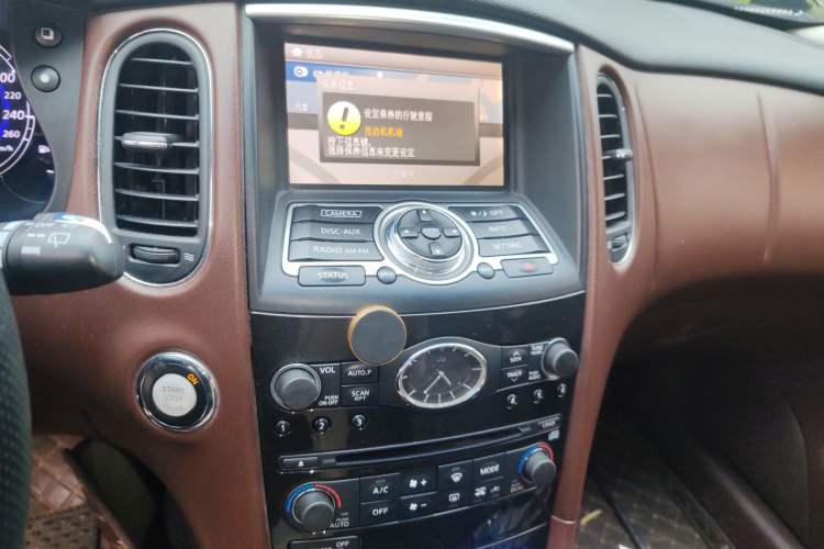Used Infiniti QX50 2013 2.5L Two-Wheel-Drive Elegant Edition Audio And AC Panel