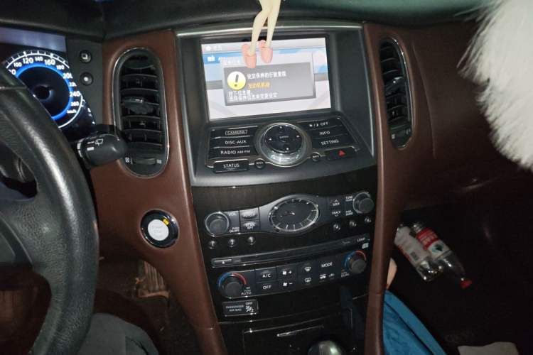Used Infiniti QX50 2013 2.5L Two-Wheel-Drive Zunya Edition Audio And AC Panel