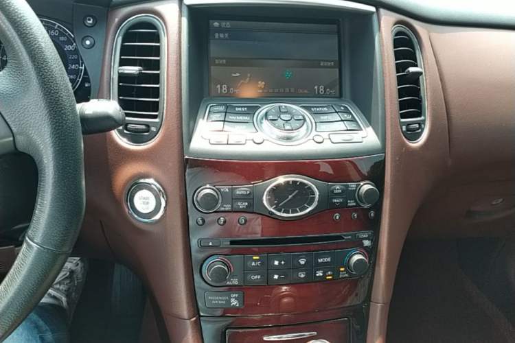 Used Infiniti QX50 2013 2.5L Two-Wheel-Drive Elegant Edition Audio And AC Panel