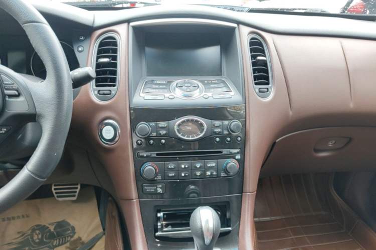 Used Infiniti QX50 2013 2.5L Two-Wheel-Drive Elegant Edition Audio And AC Panel