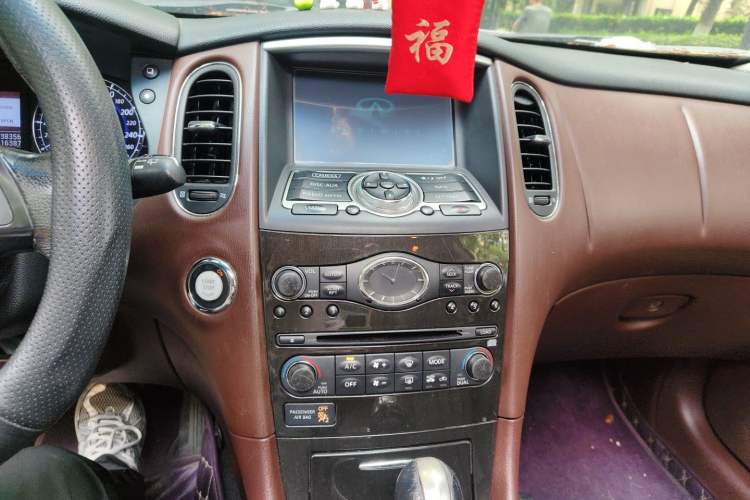 Used Infiniti QX50 2013 2.5L Two-Wheel-Drive Elegant Edition Audio And AC Panel
