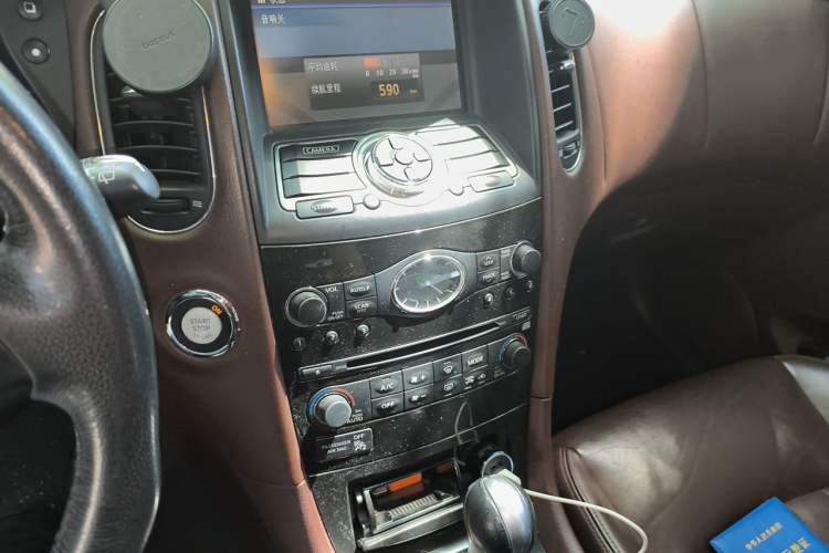 Used Infiniti QX50 2013 2.5L Two-Wheel-Drive Elegant Edition Audio And AC Panel