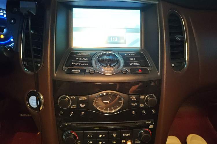 Used Infiniti QX50 2013 2.5L Two-Wheel-Drive Elegant Edition Audio And AC Panel
