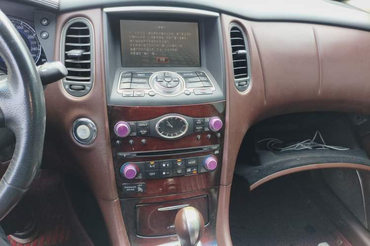 Used Infiniti QX50 2013 2.5L 4x4 Luxury Edition Audio And AC Panel
