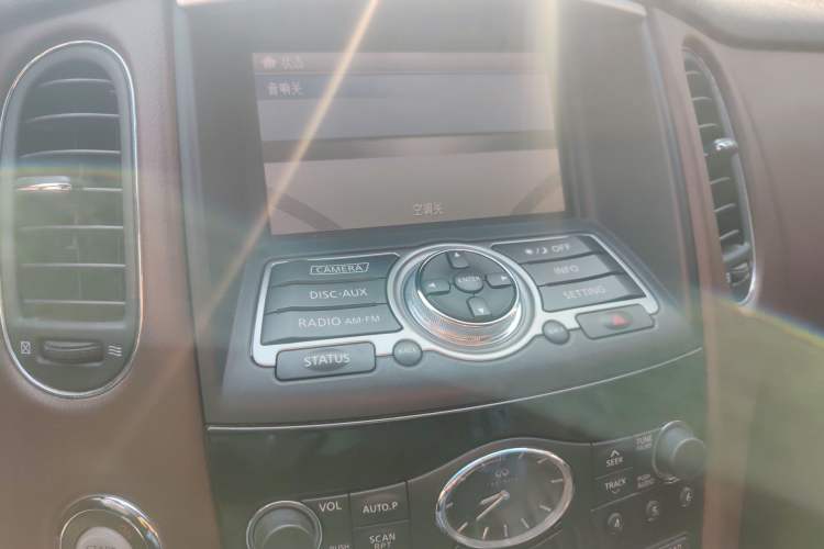 Used Infiniti QX50 2013 2.5L Two-Wheel-Drive Elegant Edition Audio And AC Panel