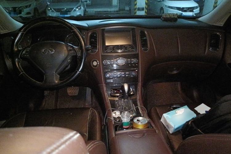 Used Infiniti QX50 2013 2.5L 4x4 Elegant Edition Center Console