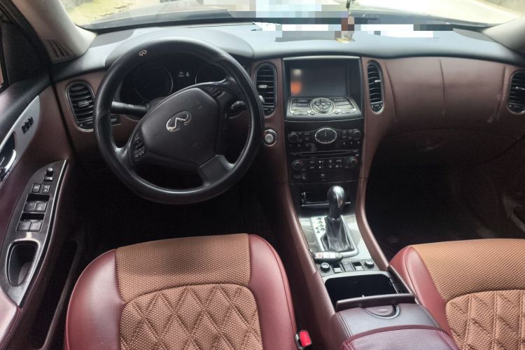Used Infiniti QX50 2013 2.5L Two-Wheel-Drive Elegant Edition Center Console