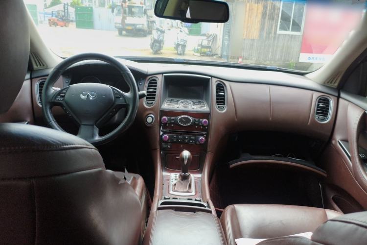 Used Infiniti QX50 2013 2.5L 4x4 Luxury Edition Center Console