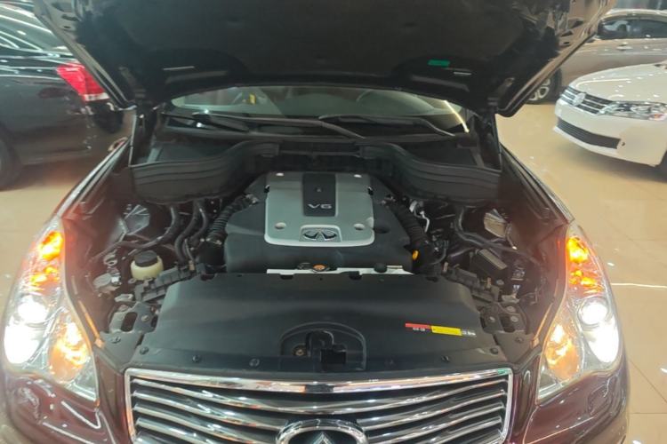 Used Infiniti QX50 2013 2.5L 4x4 Elegant Edition Engine Bay