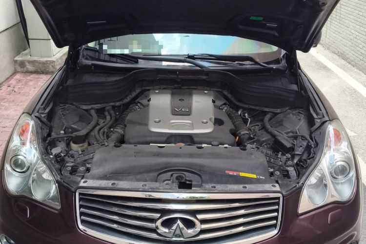 Used Infiniti QX50 2013 2.5L Two-Wheel-Drive Zunya Edition Engine Bay