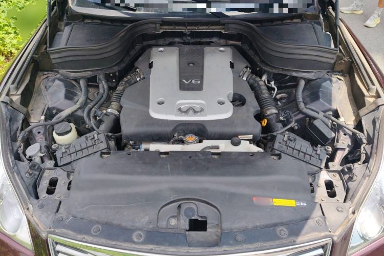 Used Infiniti QX50 2013 2.5L Two-Wheel-Drive Elegant Edition Engine Bay