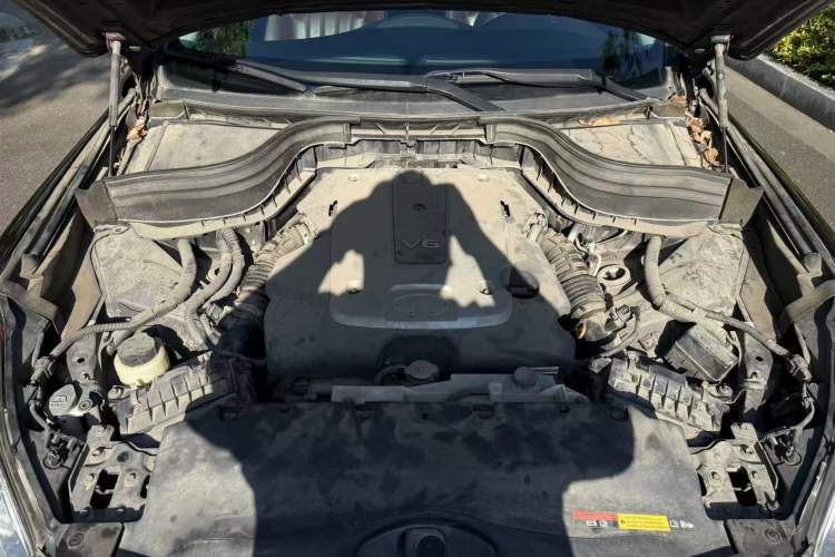 Used Infiniti QX50 2013 2.5L Two-Wheel-Drive Elegant Edition Engine Bay