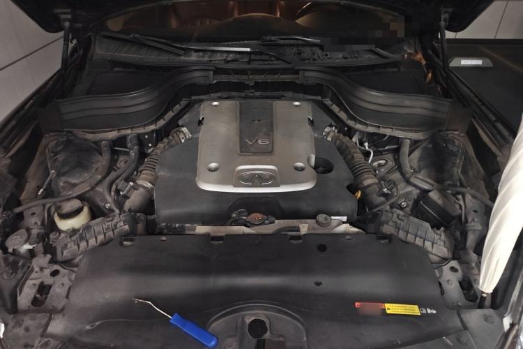 Used Infiniti QX50 2013 2.5L Two-Wheel-Drive Elegant Edition Engine Bay