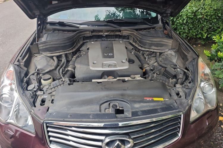 Used Infiniti QX50 2013 2.5L Two-Wheel-Drive Elegant Edition Engine Bay