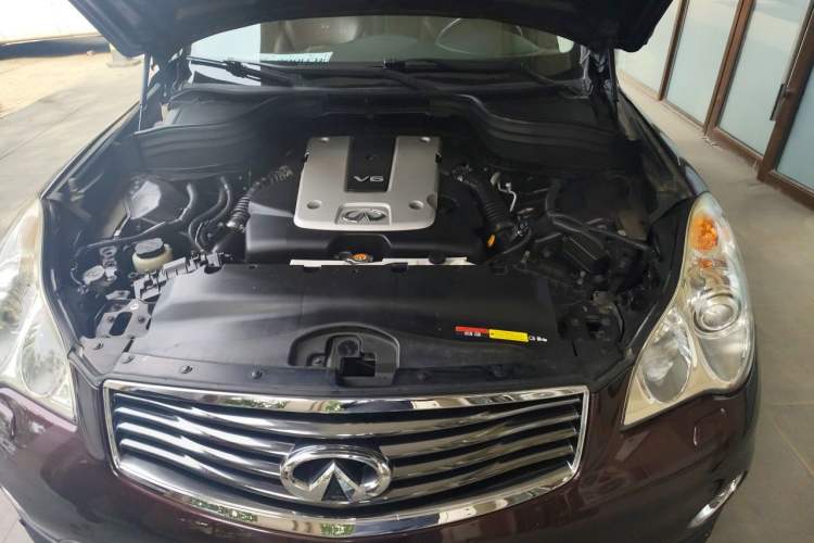 Used Infiniti QX50 2013 2.5L 4x4 Elegant Edition Engine Bay