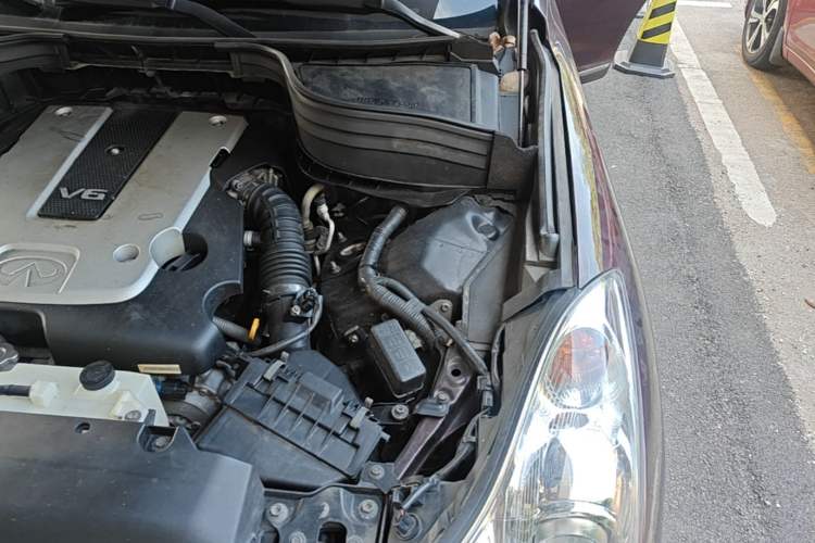 Used Infiniti QX50 2013 2.5L Two-Wheel-Drive Elegant Edition Engine Bay Left