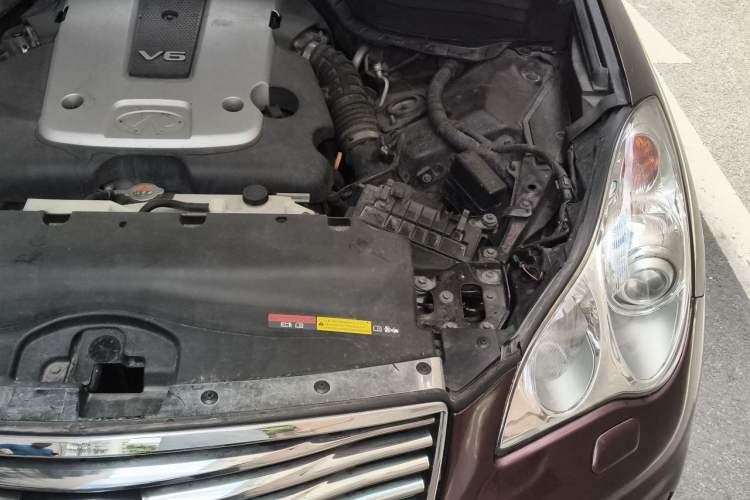 Used Infiniti QX50 2013 2.5L Two-Wheel-Drive Zunya Edition Engine Bay Left
