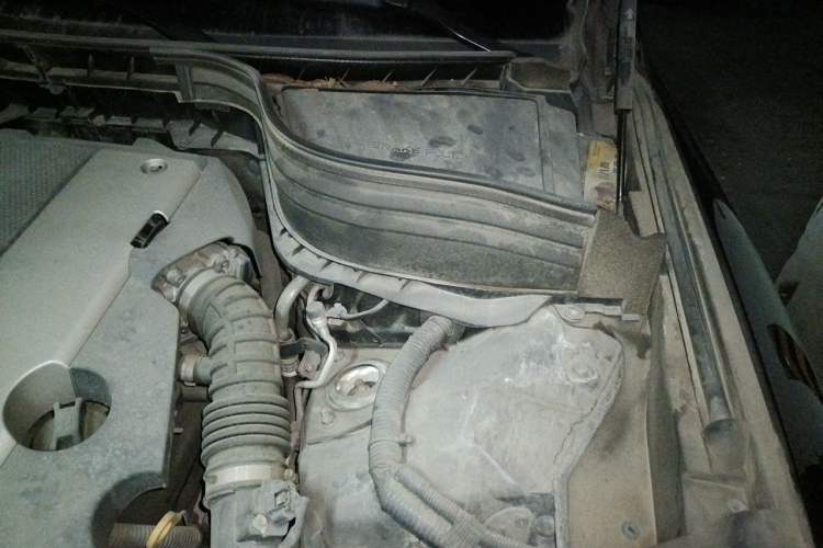 Used Infiniti QX50 2013 2.5L 4x4 Elegant Edition Engine Bay Left