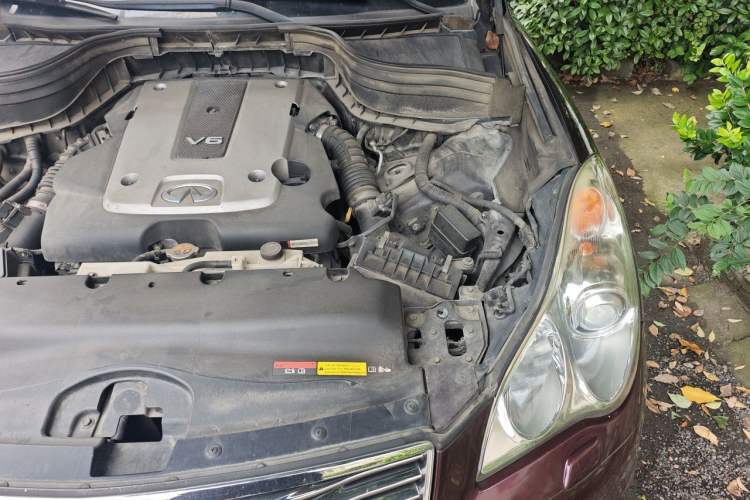 Used Infiniti QX50 2013 2.5L Two-Wheel-Drive Elegant Edition Engine Bay Left