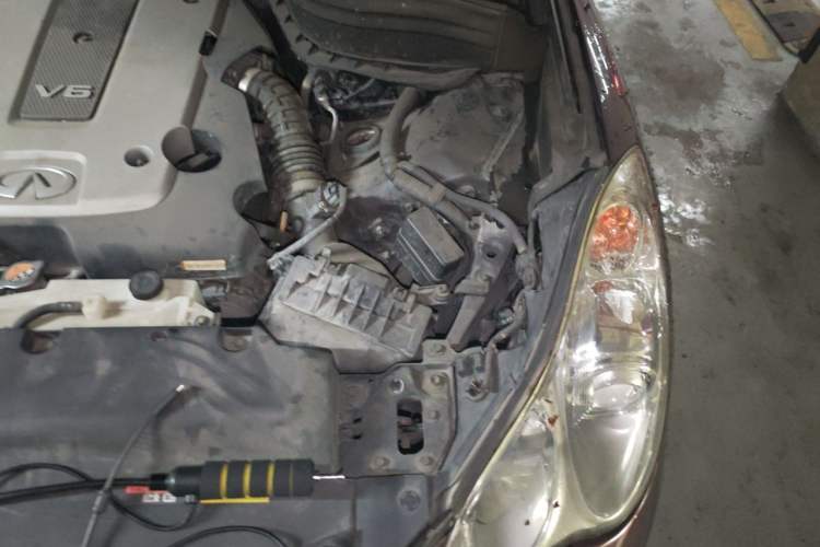 Used Infiniti QX50 2013 2.5L Two-Wheel-Drive Zunya Edition Engine Bay Left