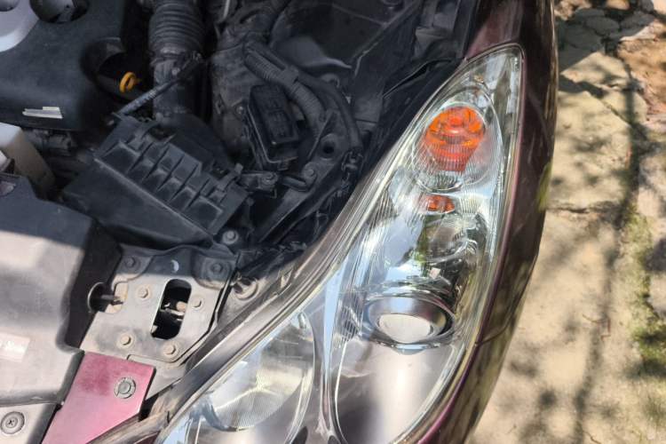 Used Infiniti QX50 2013 2.5L Two-Wheel-Drive Elegant Edition Engine Bay Left