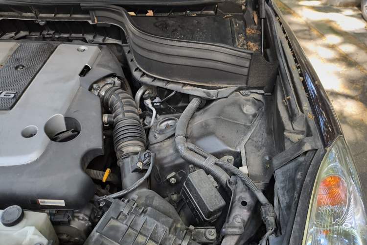 Used Infiniti QX50 2013 2.5L Two-Wheel-Drive Elegant Edition Engine Bay Left