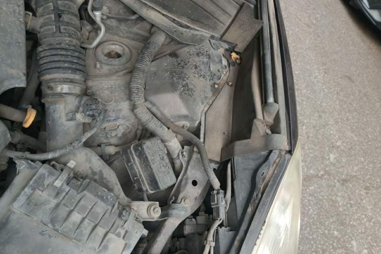 Used Infiniti QX50 2013 2.5L Two-Wheel-Drive Zunya Edition Engine Bay Left