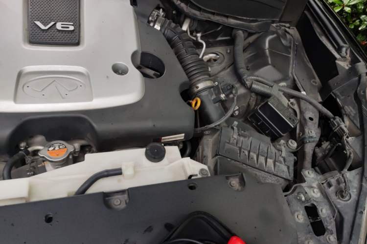 Used Infiniti QX50 2013 2.5L 4x4 Elegant Edition Engine Bay Left