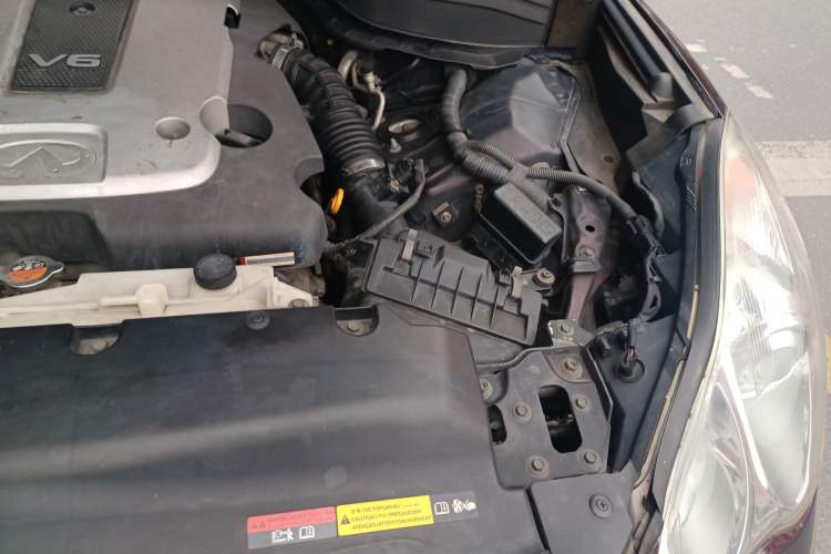 Used Infiniti QX50 2013 2.5L Two-Wheel-Drive Elegant Edition Engine Bay Left