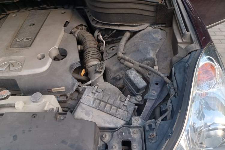 Used Infiniti QX50 2013 2.5L Two-Wheel-Drive Elegant Edition Engine Bay Left