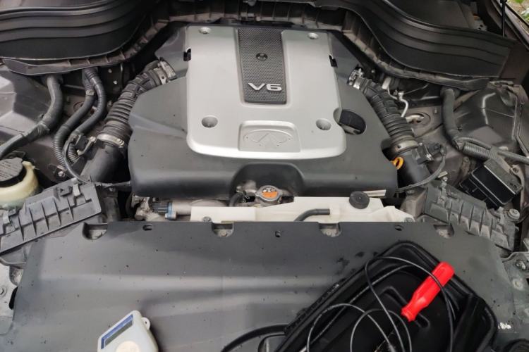 Used Infiniti QX50 2013 2.5L 4x4 Elegant Edition Engine Bay