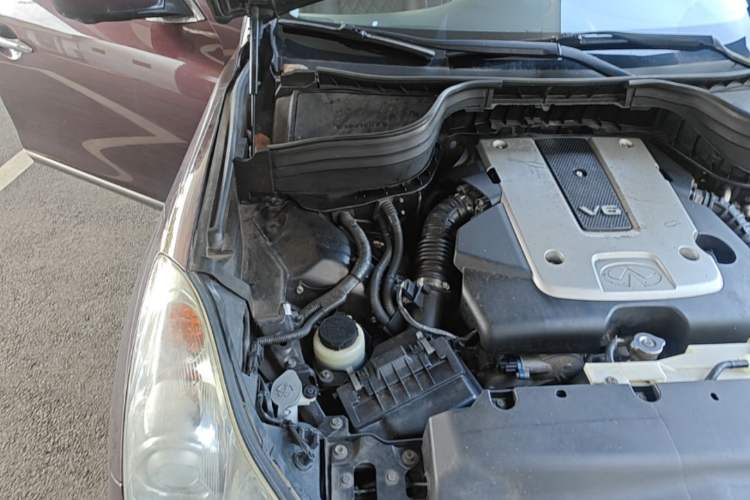 Used Infiniti QX50 2013 2.5L Two-Wheel-Drive Elegant Edition Engine Bay Right